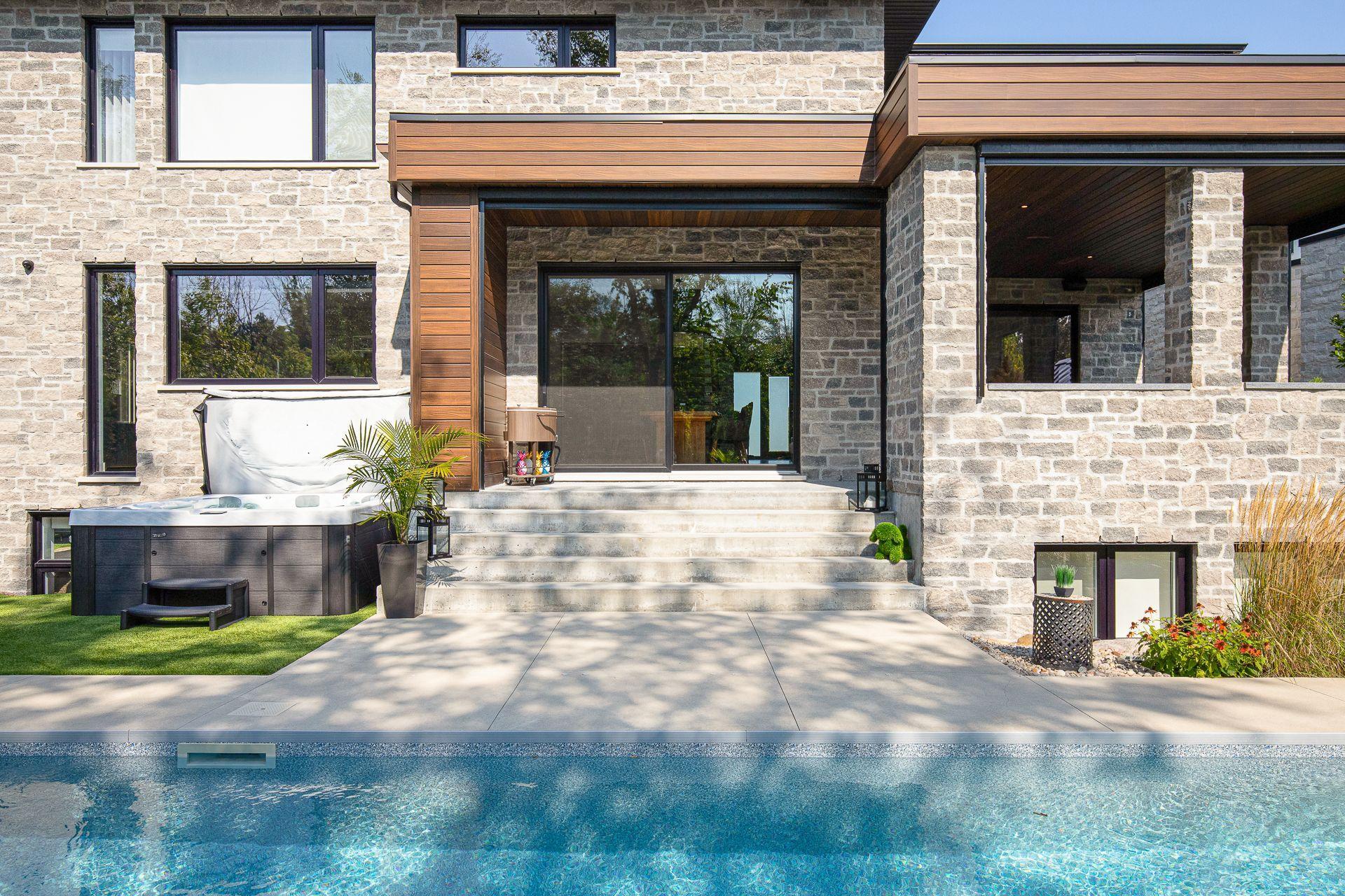 









248


Rue de l'Aigle

,
Carignan,




QC
J3L7C3

