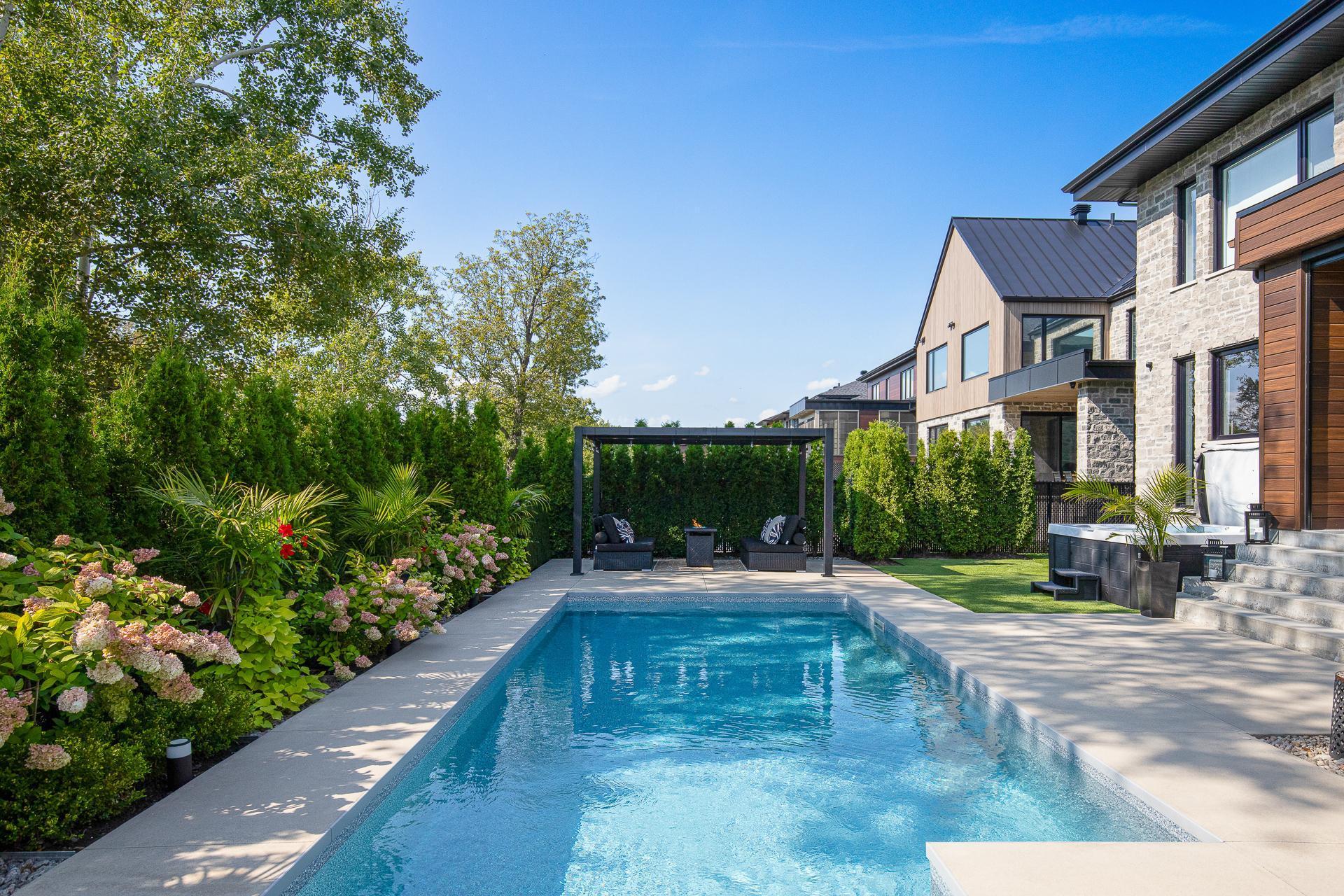 









248


Rue de l'Aigle

,
Carignan,




QC
J3L7C3

