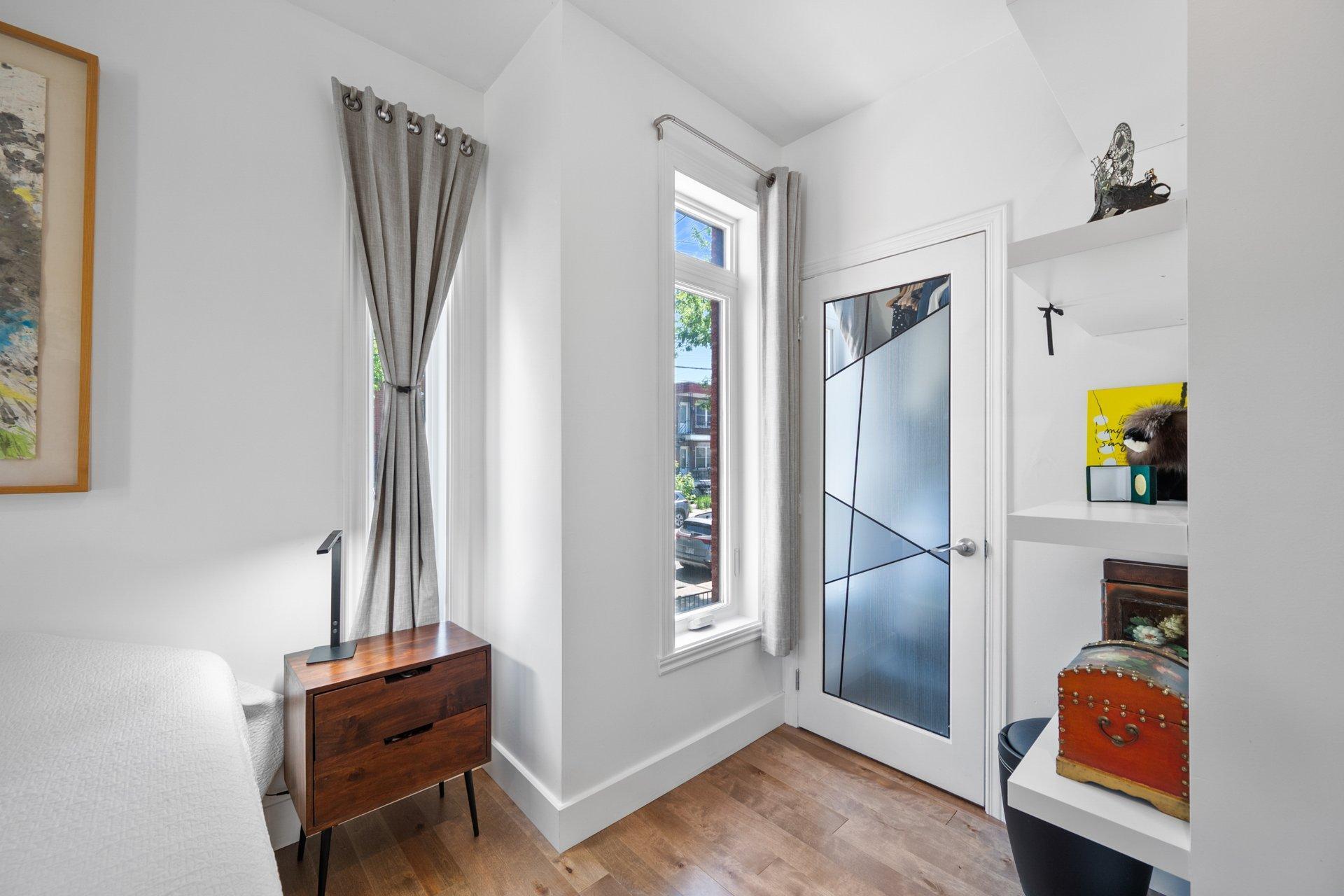 









3849


Rue Newmarch

, 1,
Montréal (Verdun/Île-des-Soeurs),




QC
H4G1G7

