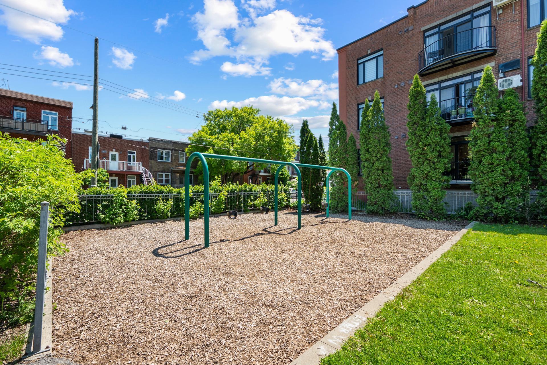 









3849


Rue Newmarch

, 1,
Montréal (Verdun/Île-des-Soeurs),




QC
H4G1G7

