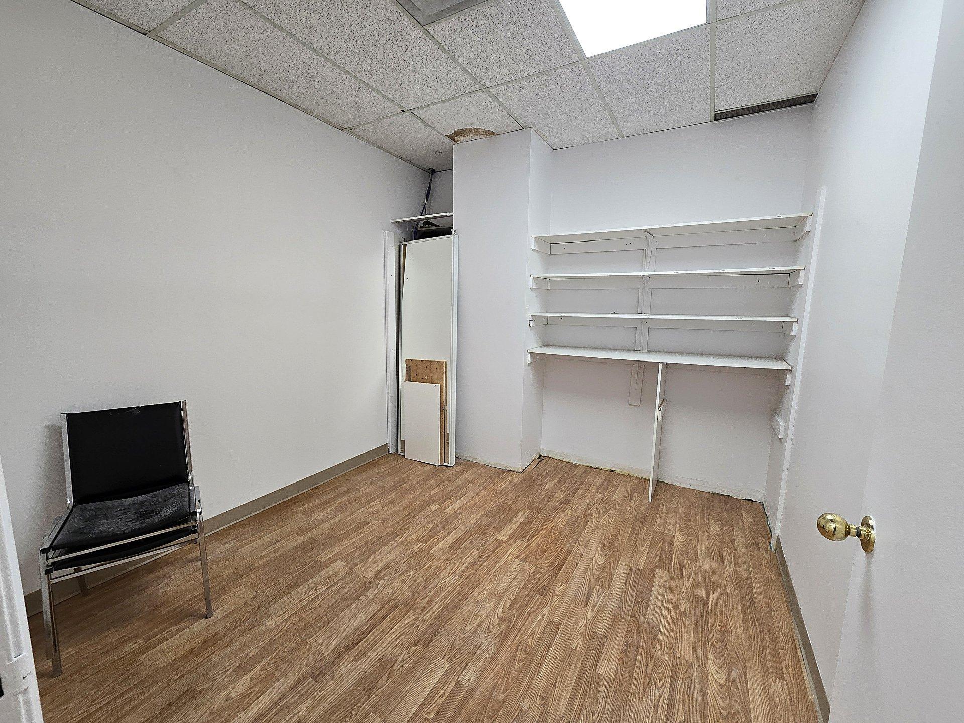 









2292


Boul. Industriel

, 209,
Laval (Chomedey),




QC
H7S1P9

