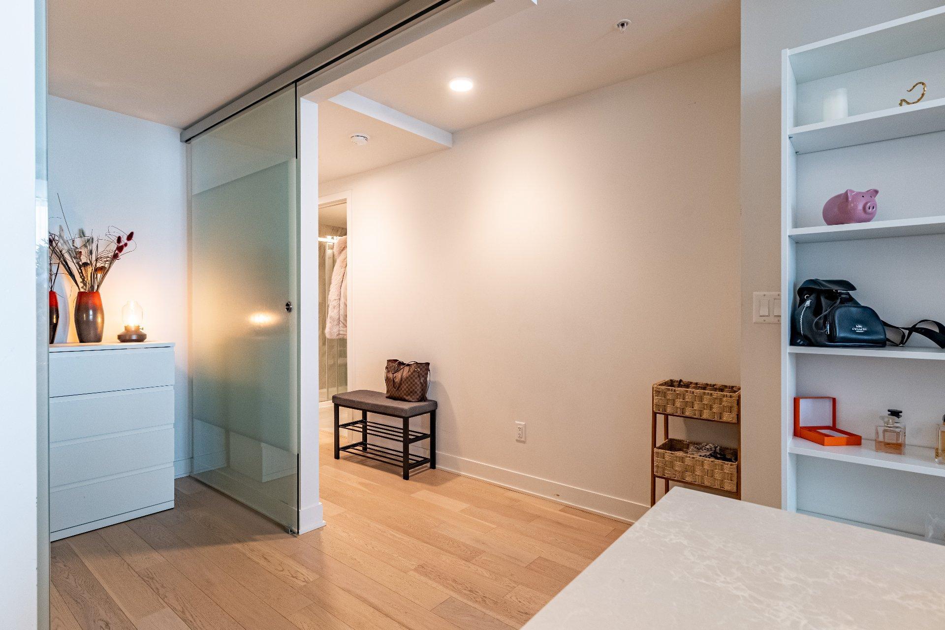 









1288


Rue St-Antoine O.

, 2203,
Montréal (Ville-Marie),




QC
H3C0X6

