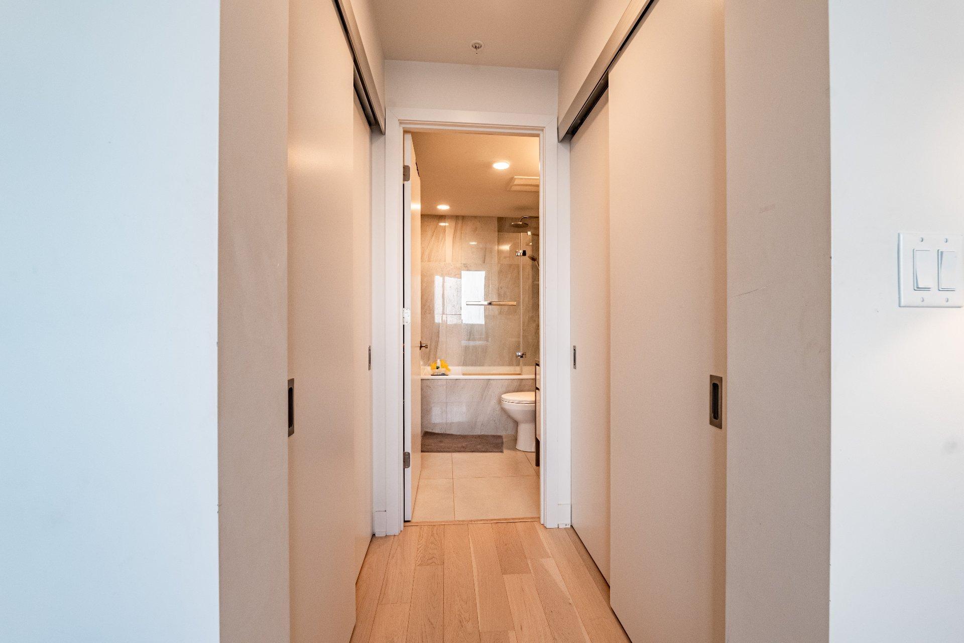 









1288


Rue St-Antoine O.

, 2203,
Montréal (Ville-Marie),




QC
H3C0X6

