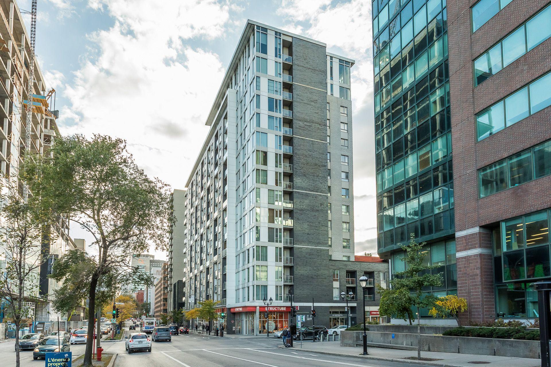 









1150


Rue St-Denis

, 1111,
Montréal (Ville-Marie),




QC
H2L4V5

