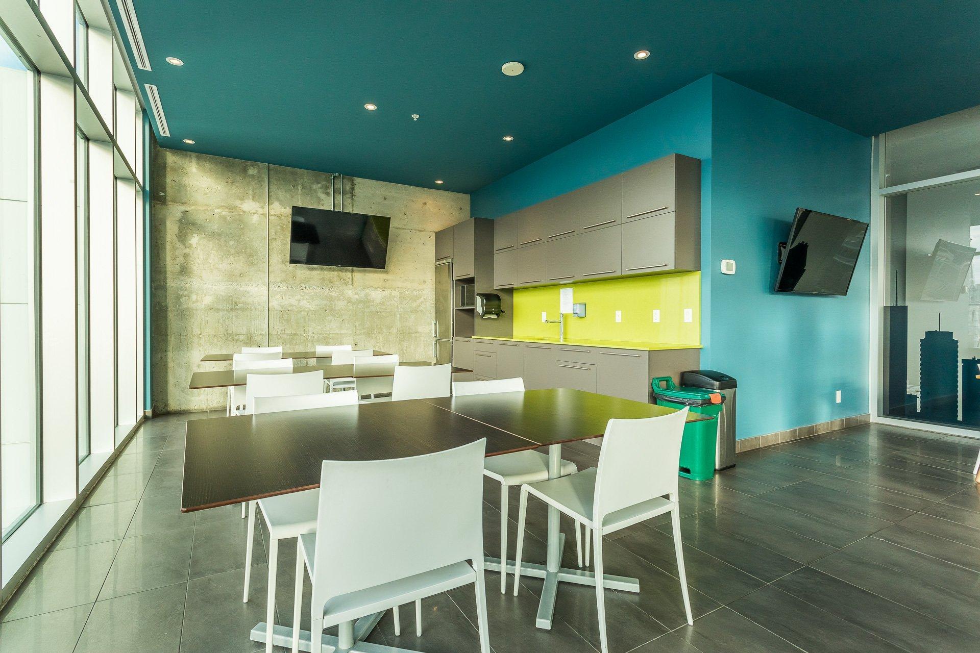 









1150


Rue St-Denis

, 1111,
Montréal (Ville-Marie),




QC
H2L4V5

