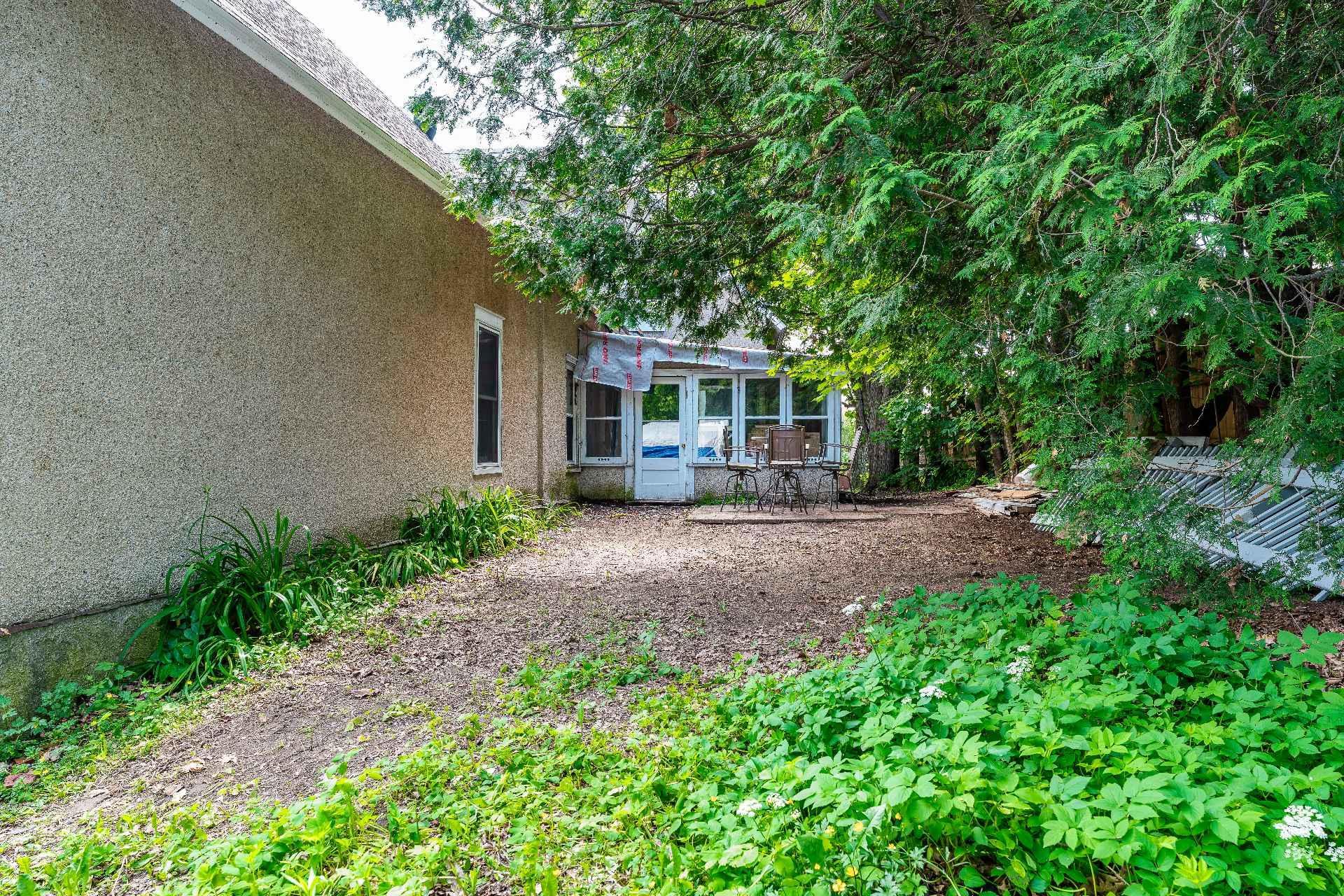 









817

 - 821


Rue Western

,
Waterloo,




QC
J0E2N0

