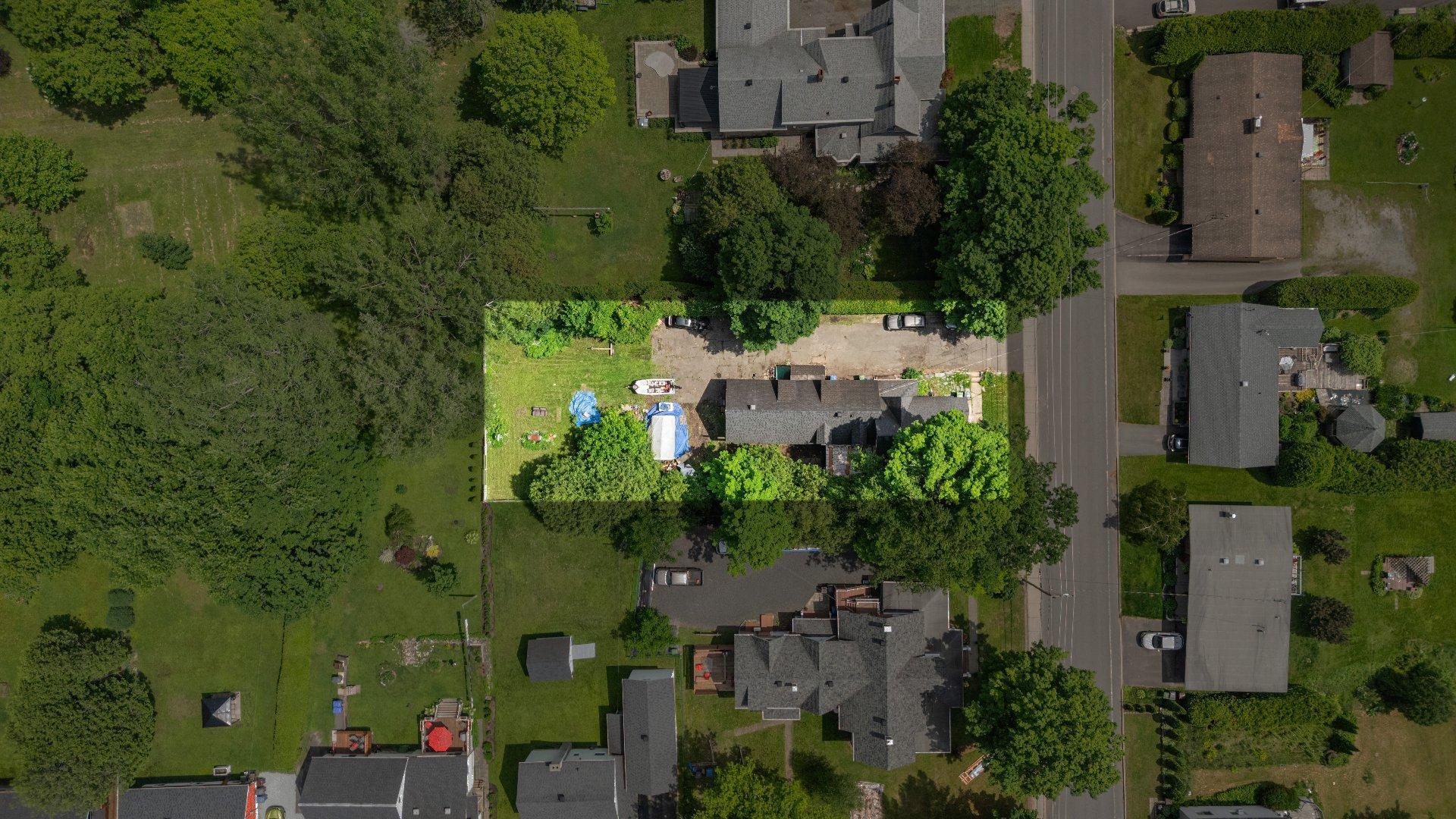 









817

 - 821


Rue Western

,
Waterloo,




QC
J0E2N0

