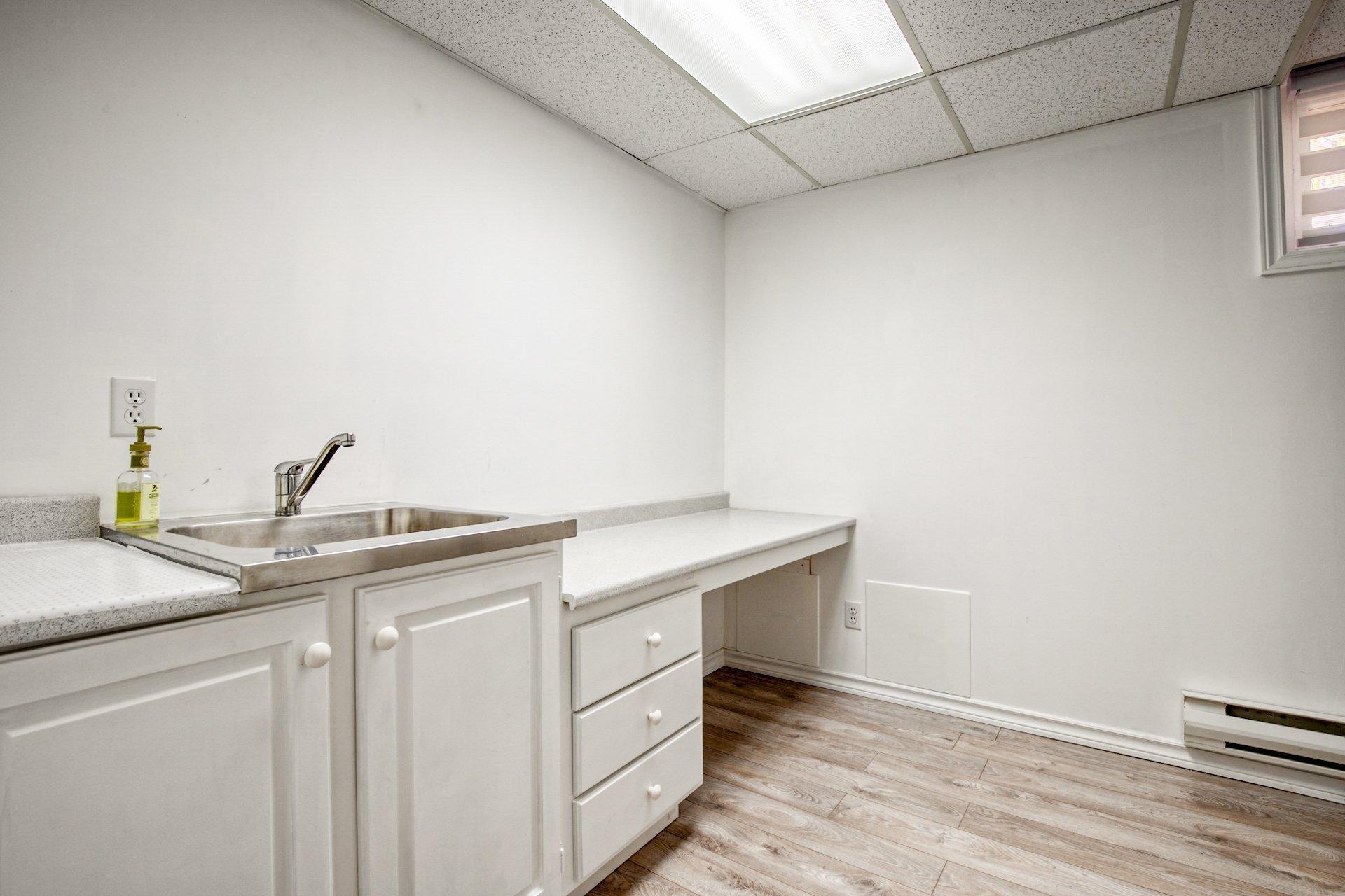 









7


Rue Jean-Cadieux

,
Boucherville,




QC
J4B2G8

