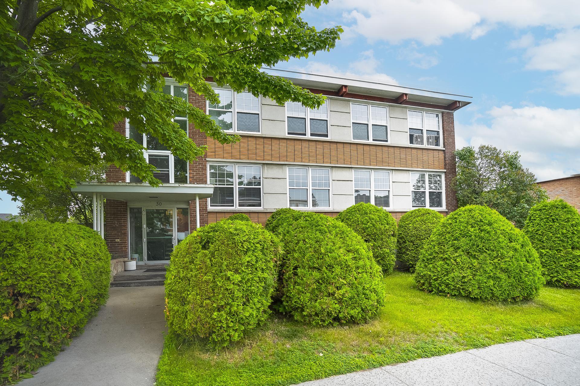 









30


Boul. Lajeunesse O.

,
Saint-Jérôme,




QC
J7Y1W5

