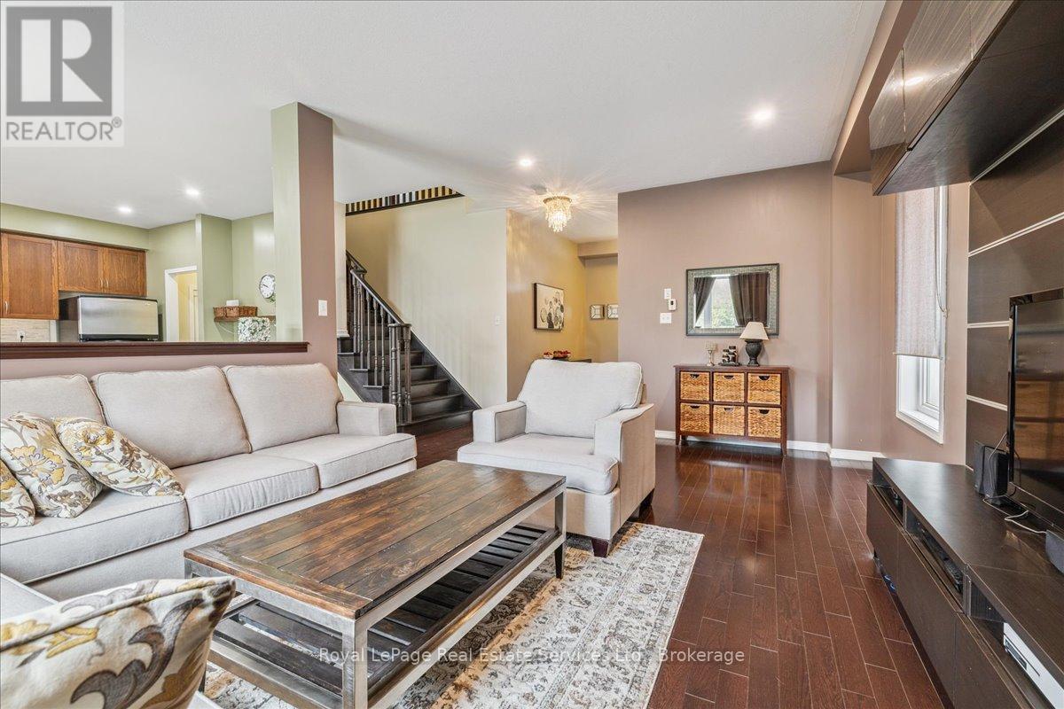 












64 NEWPORT CRESCENT

,
Hamilton (Crerar),




Ontario
L9A0B2

