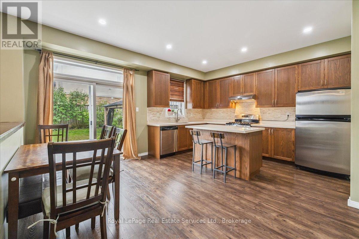 












64 NEWPORT CRESCENT

,
Hamilton (Crerar),




Ontario
L9A0B2

