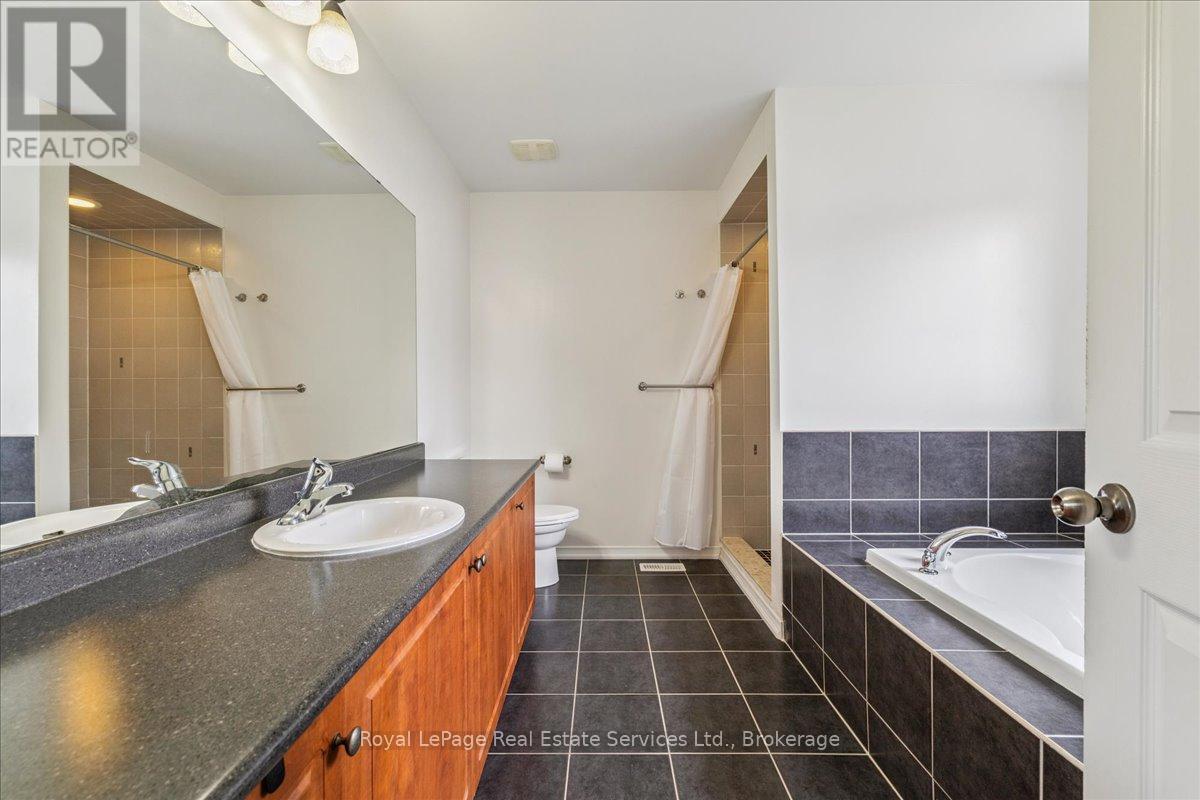 












64 NEWPORT CRESCENT

,
Hamilton (Crerar),




Ontario
L9A0B2

