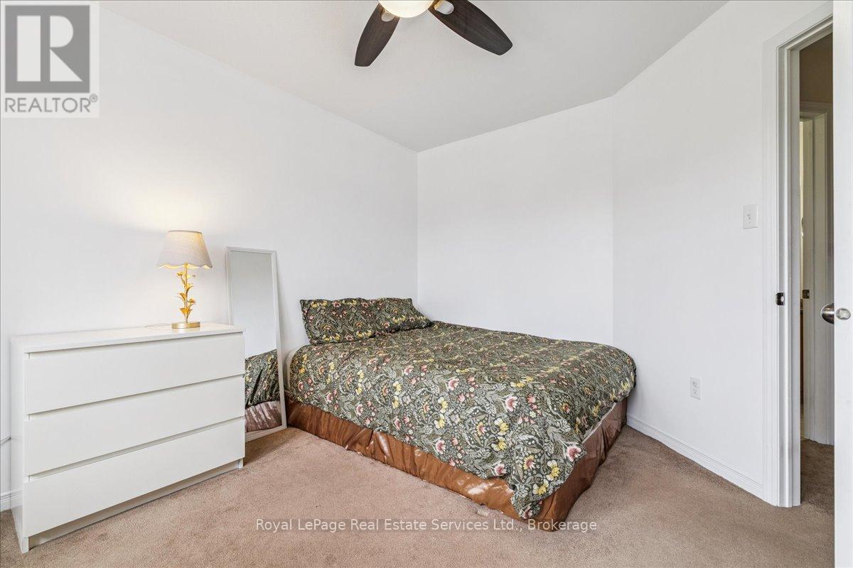 












64 NEWPORT CRESCENT

,
Hamilton (Crerar),




Ontario
L9A0B2

