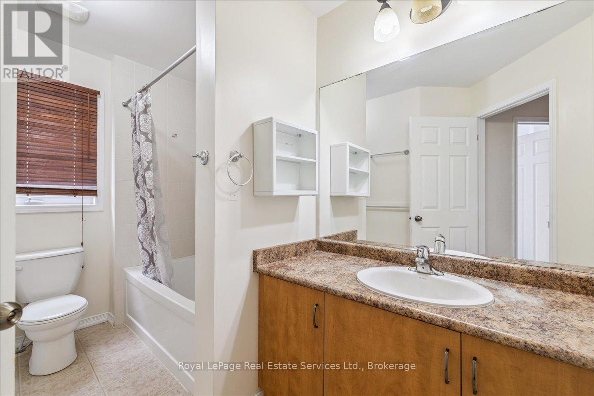 












64 NEWPORT CRESCENT

,
Hamilton (Crerar),




Ontario
L9A0B2


