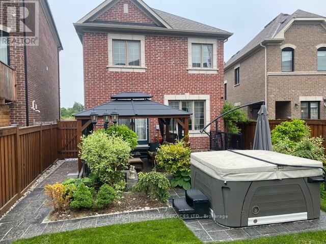 












28 LACROSSE TRAIL

,
Vaughan,




Ontario
L4H4S8


