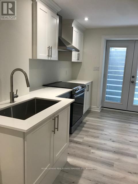 












28 LACROSSE TRAIL

,
Vaughan,




Ontario
L4H4S8

