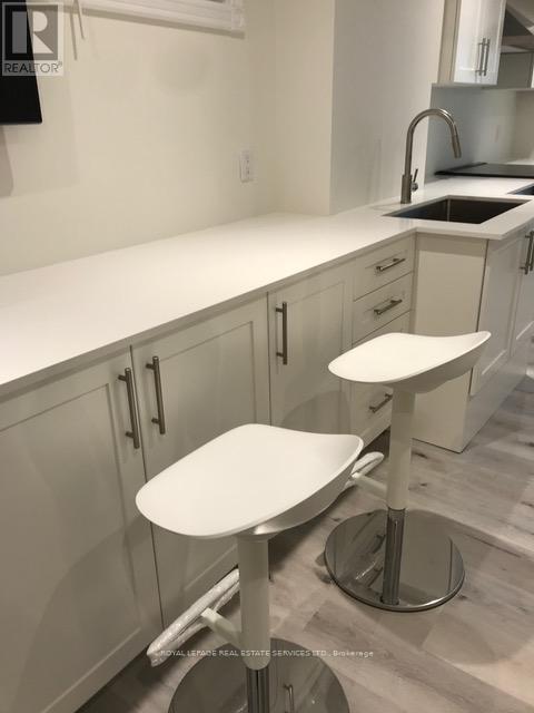 












28 LACROSSE TRAIL

,
Vaughan,




Ontario
L4H4S8

