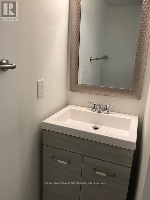 












28 LACROSSE TRAIL

,
Vaughan,




Ontario
L4H4S8

