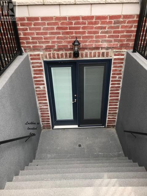 












28 LACROSSE TRAIL

,
Vaughan,




Ontario
L4H4S8

