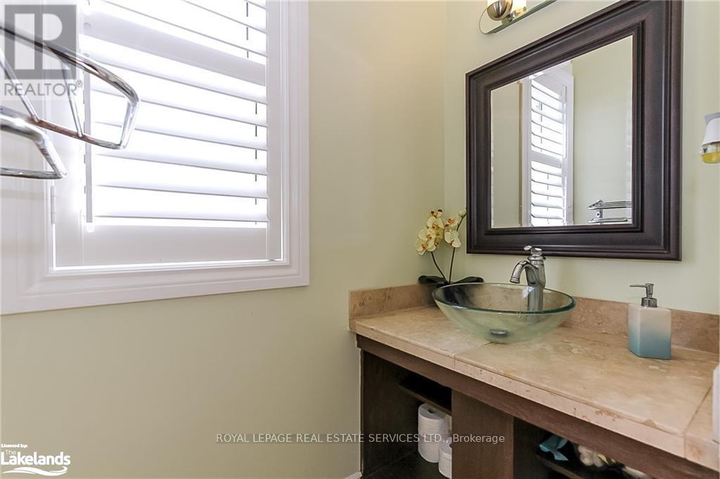 












16 WASAGA SANDS DRIVE

,
Wasaga Beach,




Ontario
L9Z1J6

