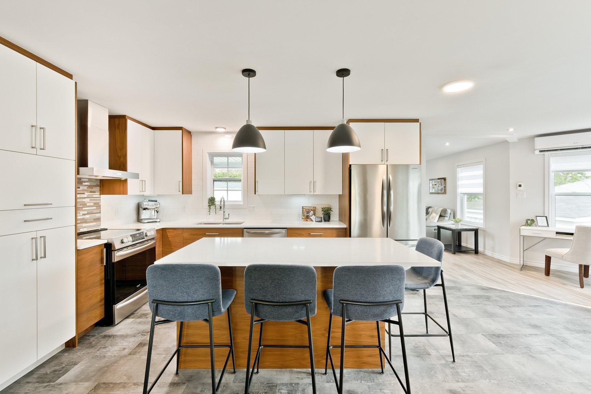 









227


Rue du Vicaire-Morin

,
Coaticook,




QC
J1A2X4


