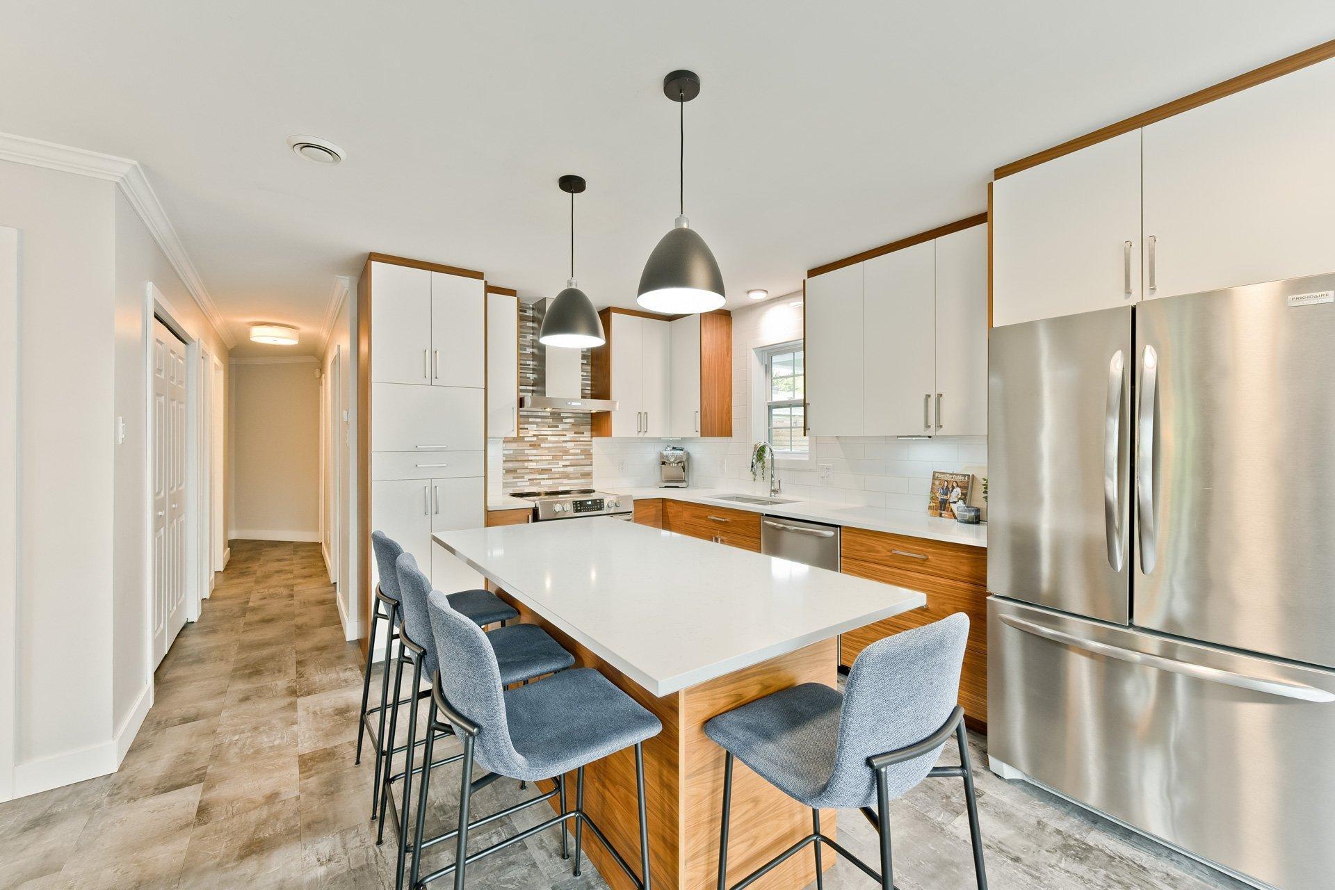 









227


Rue du Vicaire-Morin

,
Coaticook,




QC
J1A2X4

