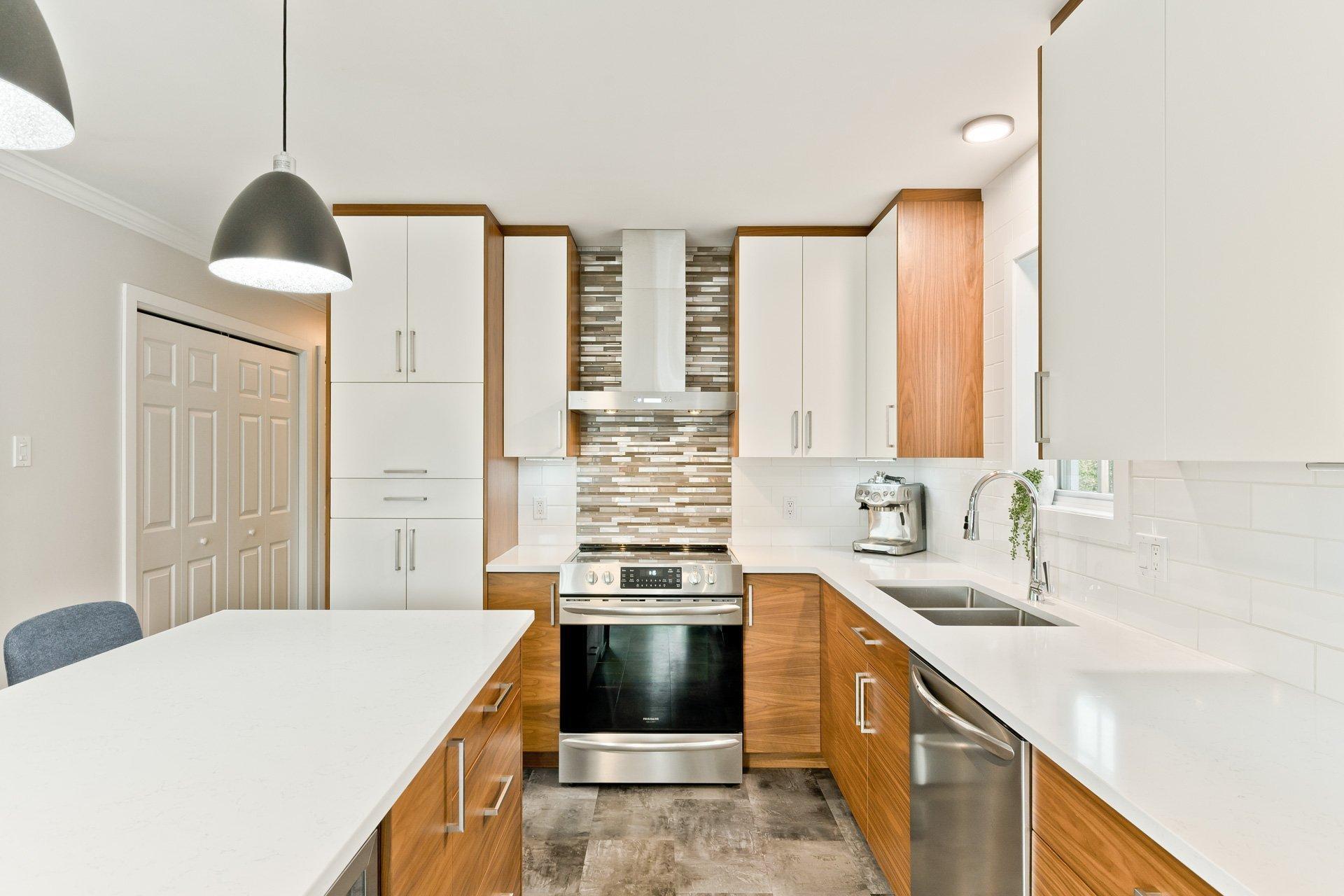 









227


Rue du Vicaire-Morin

,
Coaticook,




QC
J1A2X4


