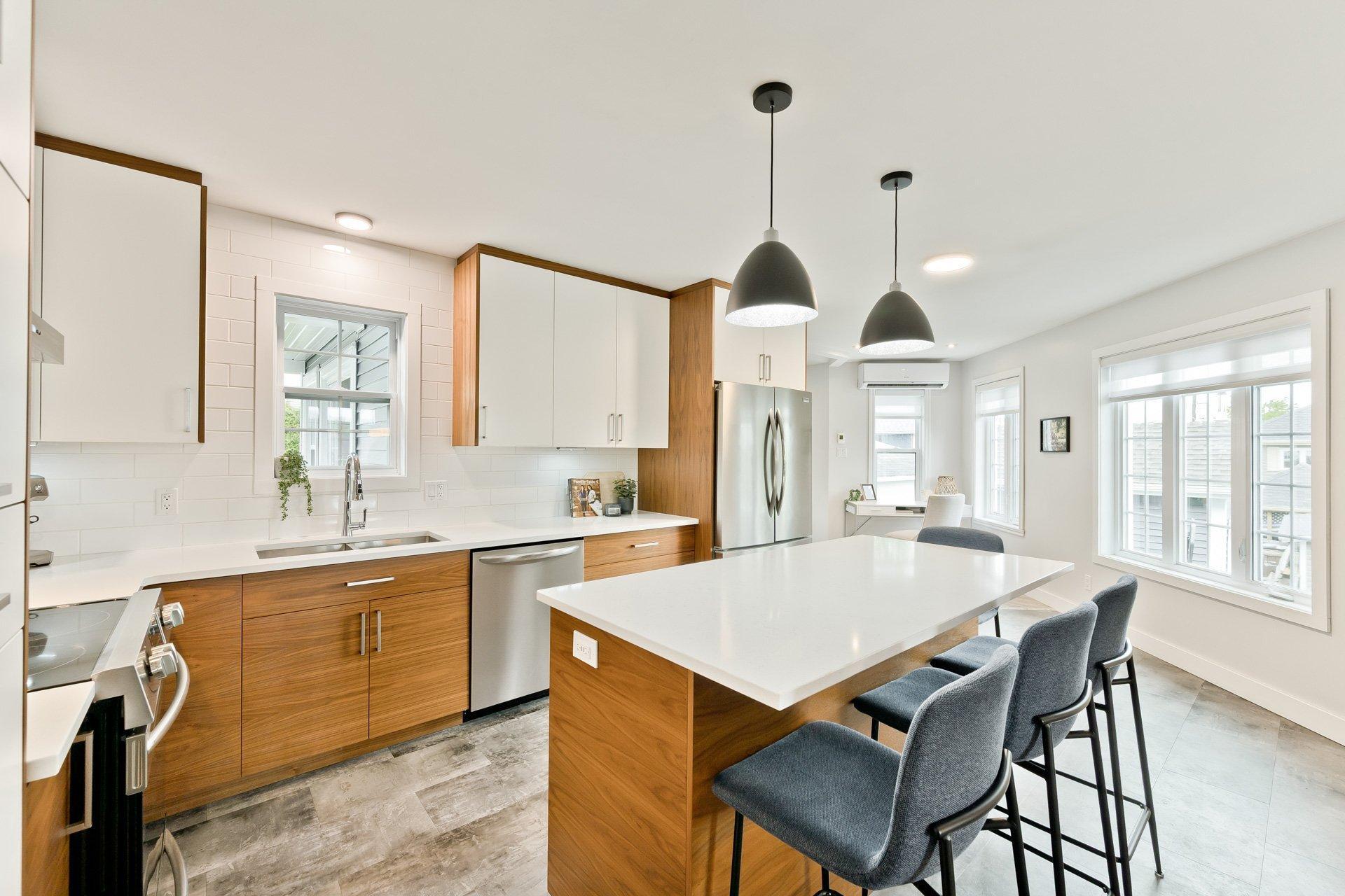 









227


Rue du Vicaire-Morin

,
Coaticook,




QC
J1A2X4

