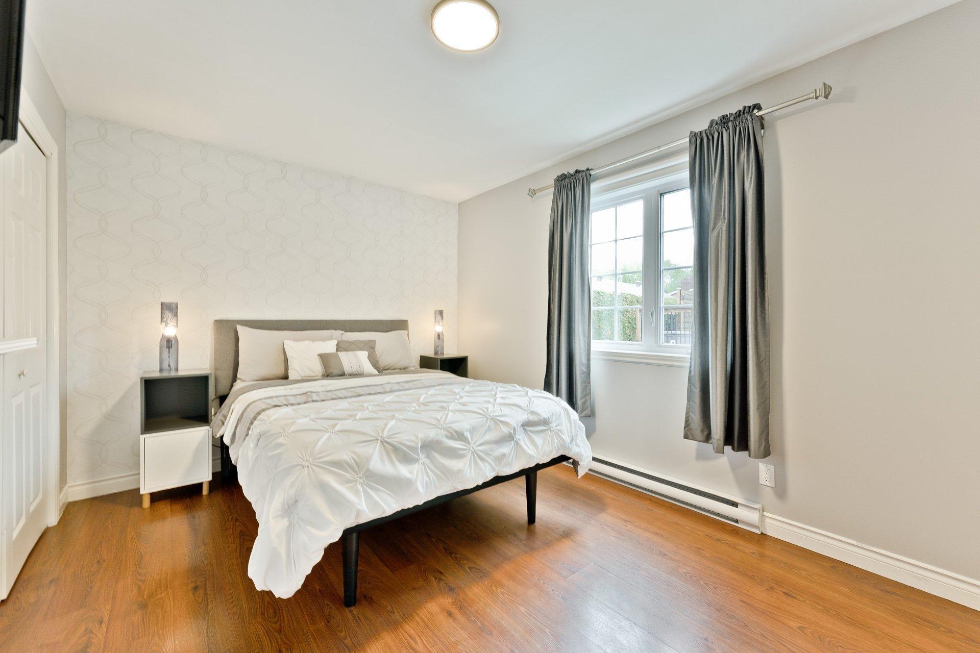









227


Rue du Vicaire-Morin

,
Coaticook,




QC
J1A2X4

