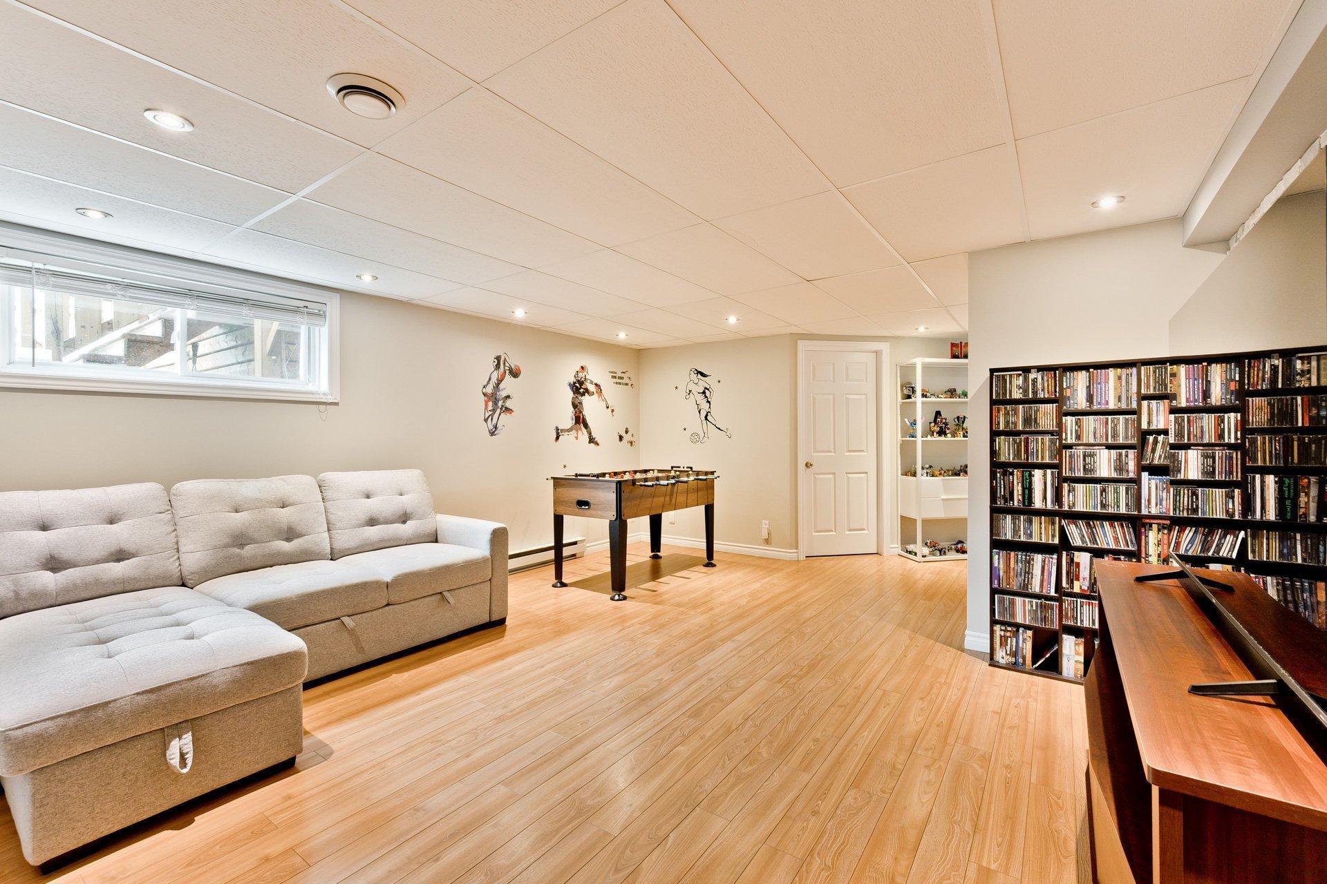 









227


Rue du Vicaire-Morin

,
Coaticook,




QC
J1A2X4

