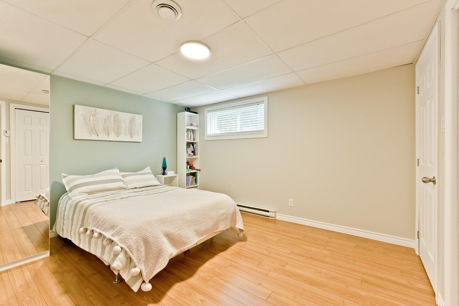 









227


Rue du Vicaire-Morin

,
Coaticook,




QC
J1A2X4

