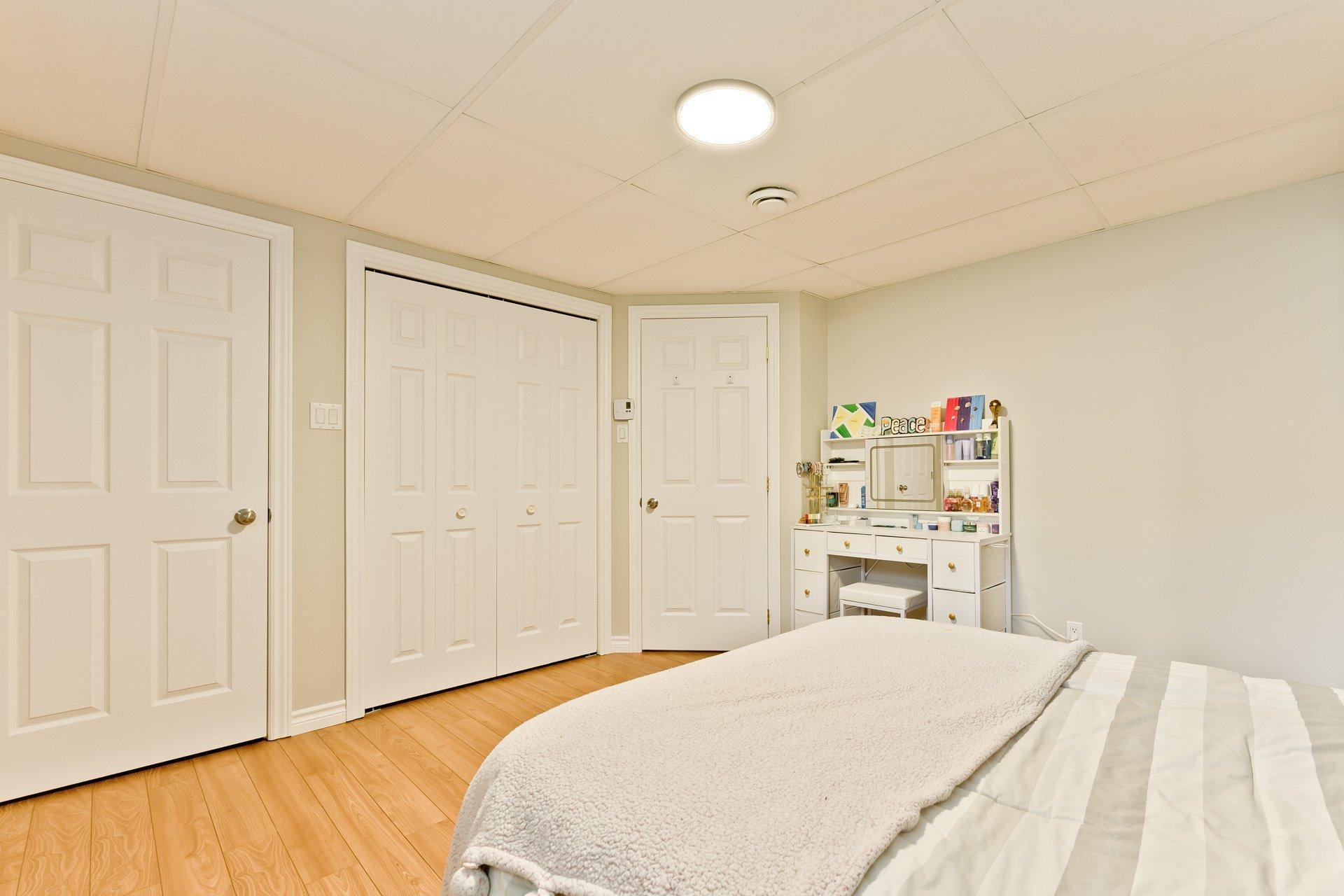 









227


Rue du Vicaire-Morin

,
Coaticook,




QC
J1A2X4

