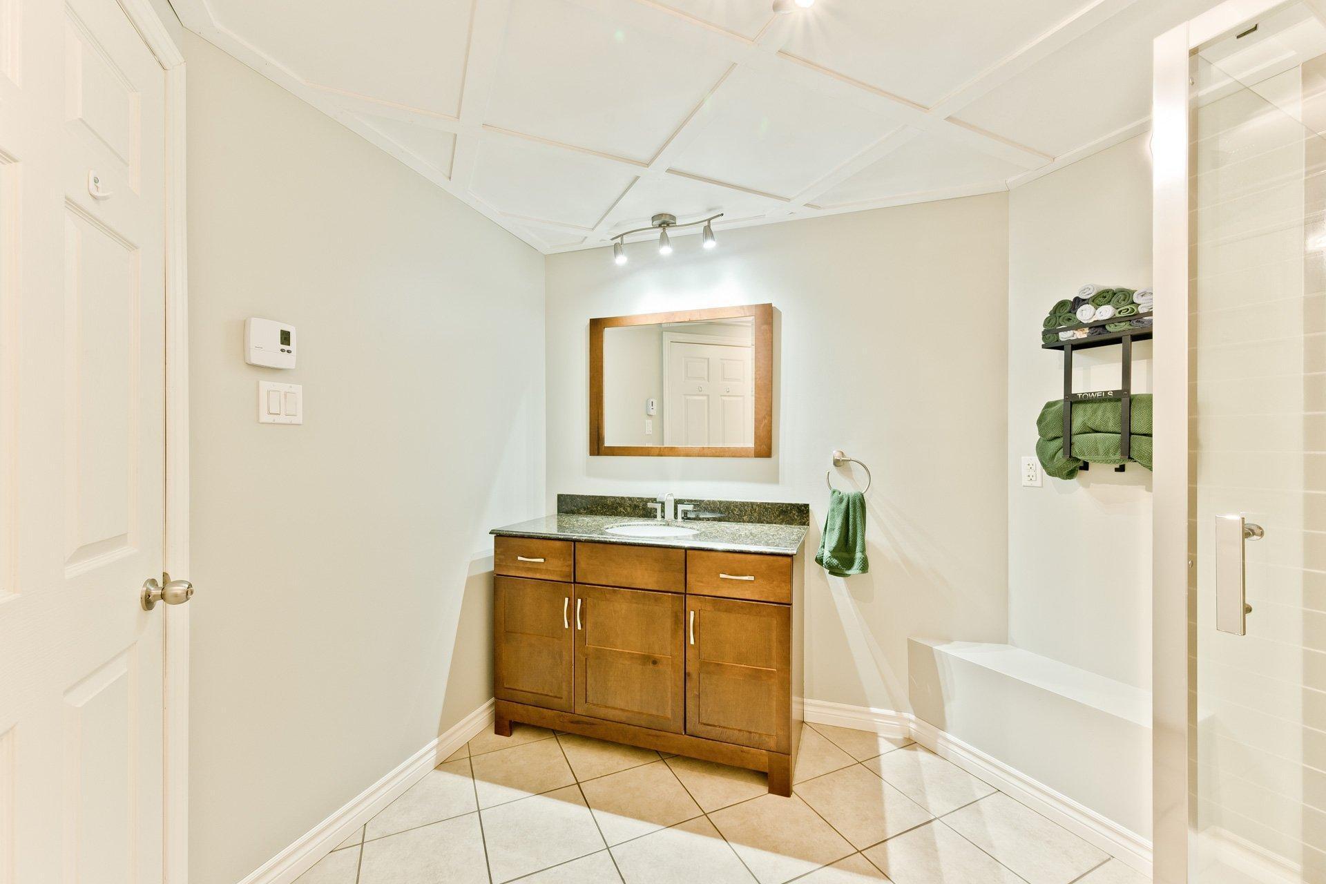 









227


Rue du Vicaire-Morin

,
Coaticook,




QC
J1A2X4

