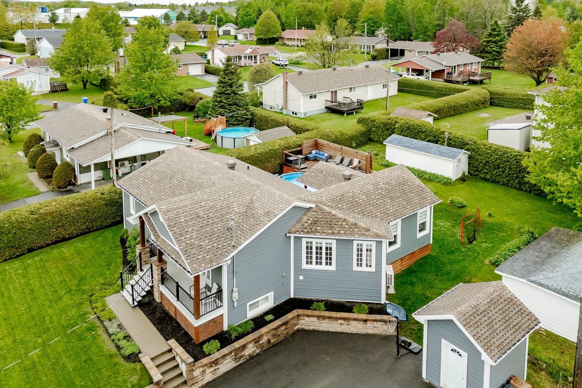 









227


Rue du Vicaire-Morin

,
Coaticook,




QC
J1A2X4

