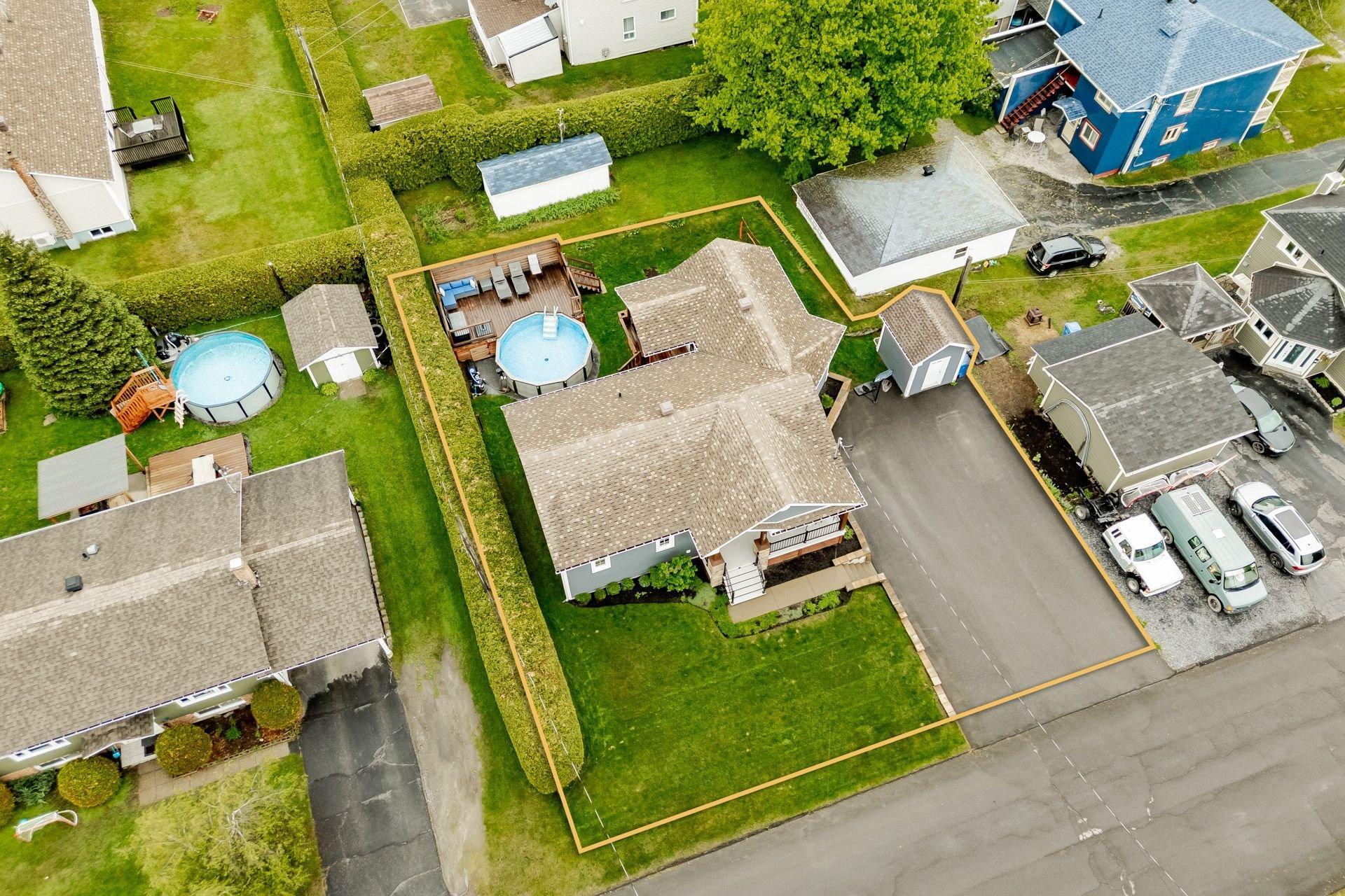 









227


Rue du Vicaire-Morin

,
Coaticook,




QC
J1A2X4

