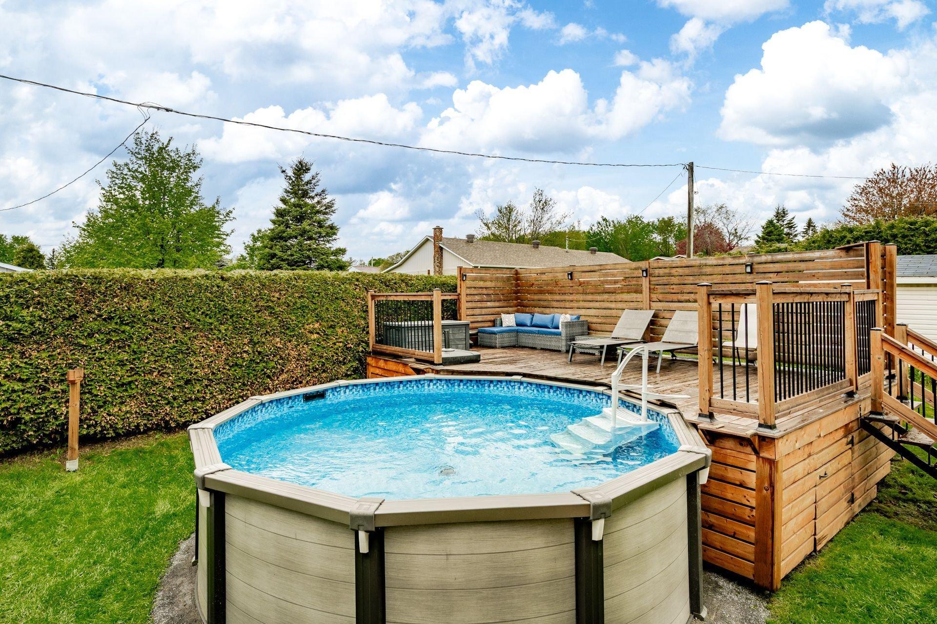 









227


Rue du Vicaire-Morin

,
Coaticook,




QC
J1A2X4

