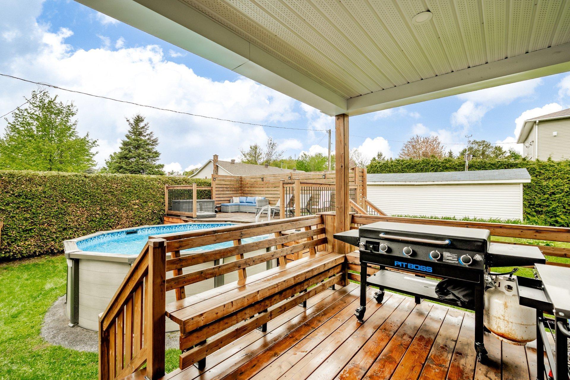 









227


Rue du Vicaire-Morin

,
Coaticook,




QC
J1A2X4

