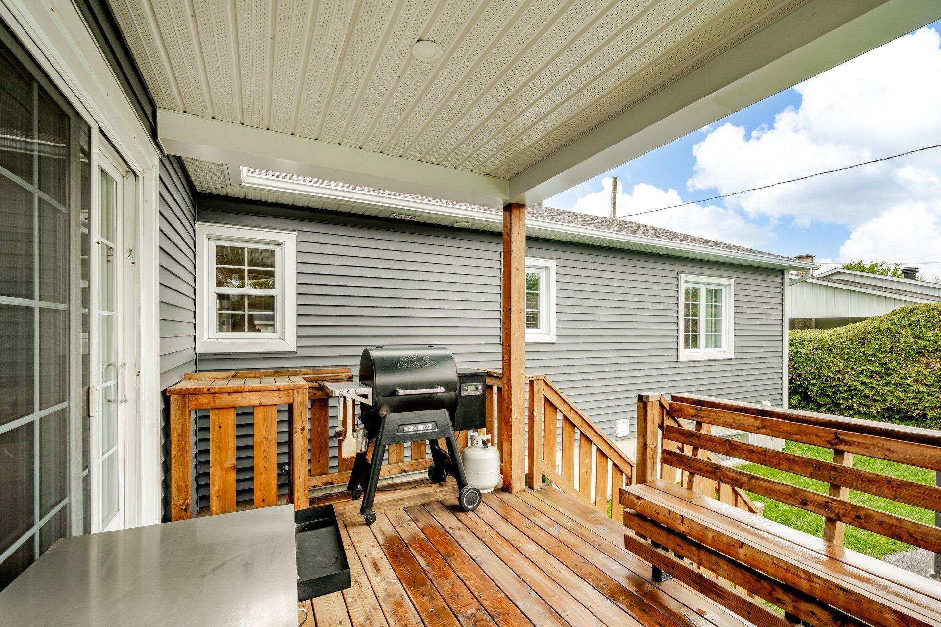 









227


Rue du Vicaire-Morin

,
Coaticook,




QC
J1A2X4


