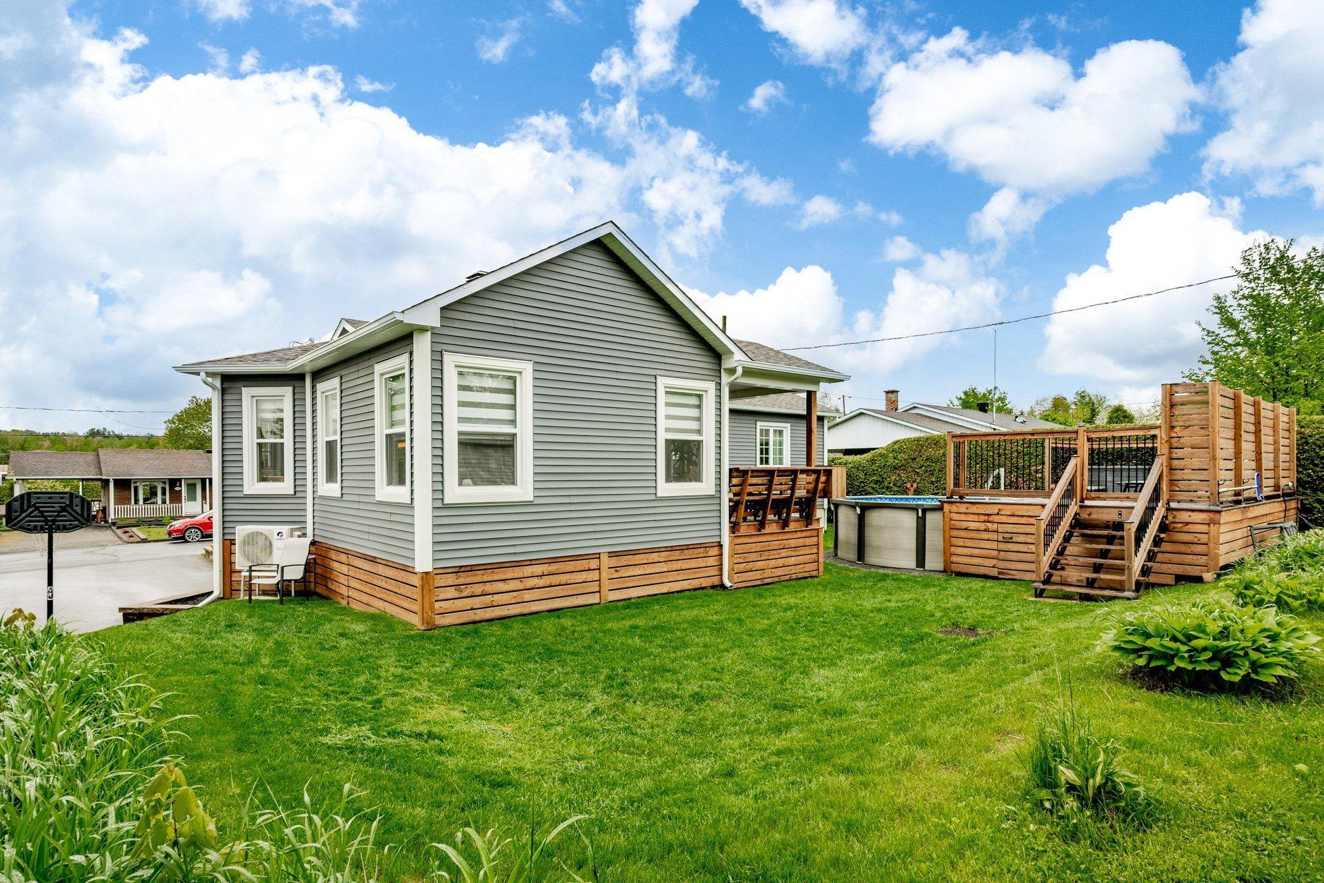 









227


Rue du Vicaire-Morin

,
Coaticook,




QC
J1A2X4

