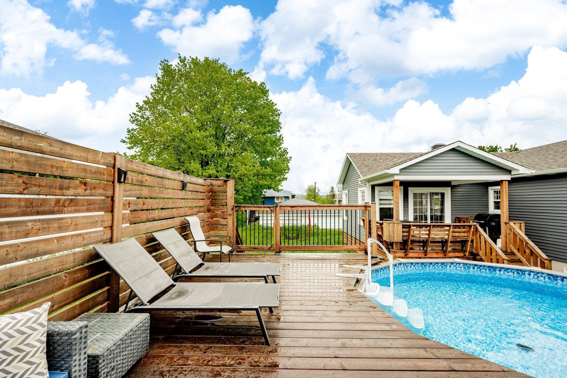 









227


Rue du Vicaire-Morin

,
Coaticook,




QC
J1A2X4

