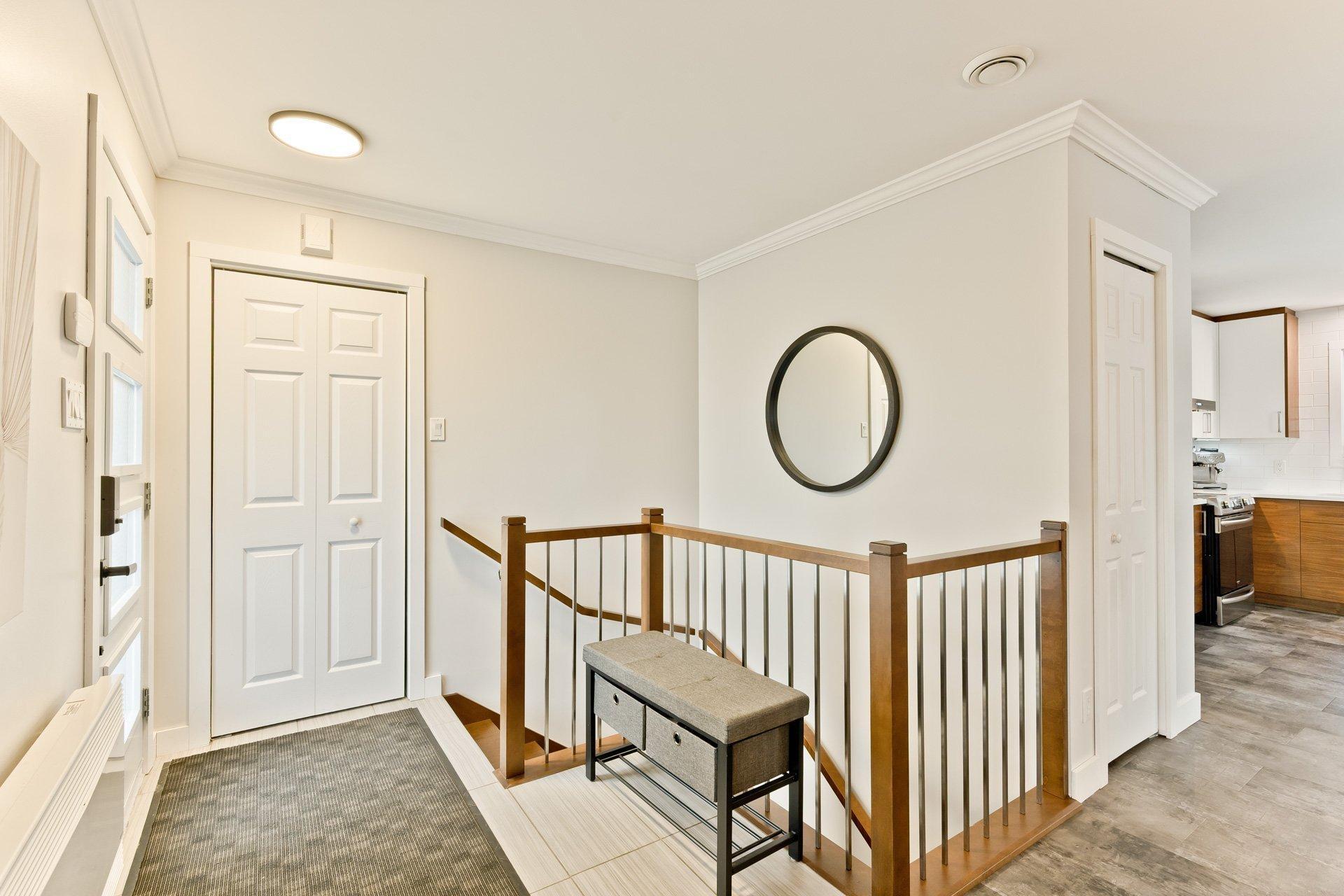 









227


Rue du Vicaire-Morin

,
Coaticook,




QC
J1A2X4

