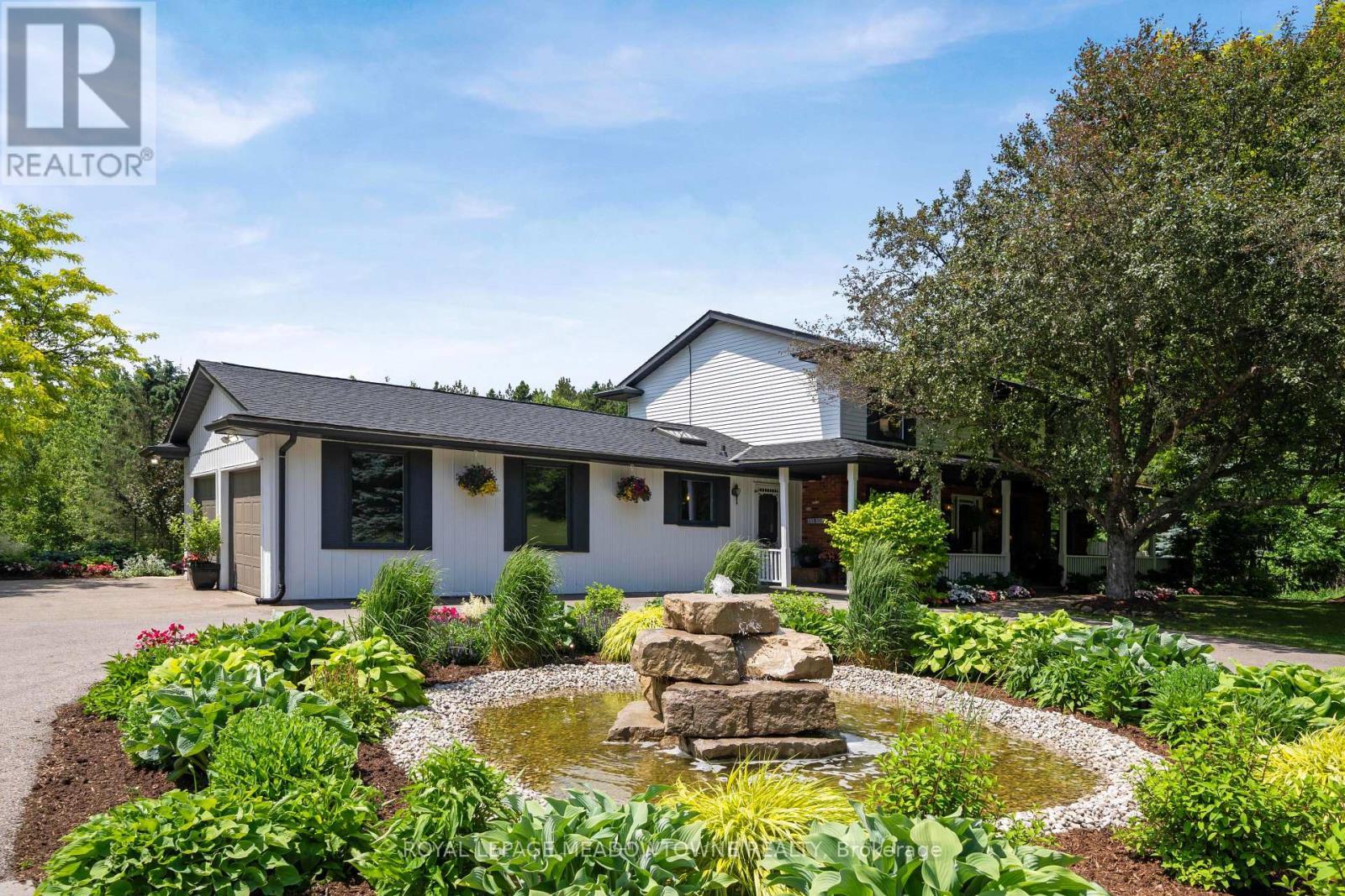 












11636 6TH LINE NASSAGAWEYA

,
Milton,







Ontario
L7J2L7

