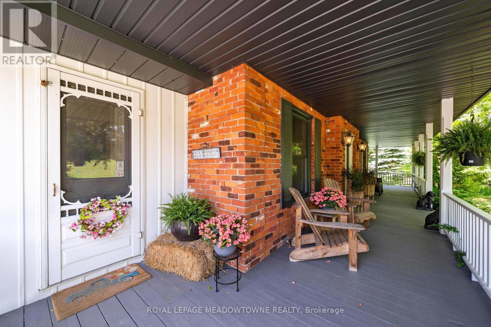 












11636 6TH LINE NASSAGAWEYA

,
Milton,







Ontario
L7J2L7

