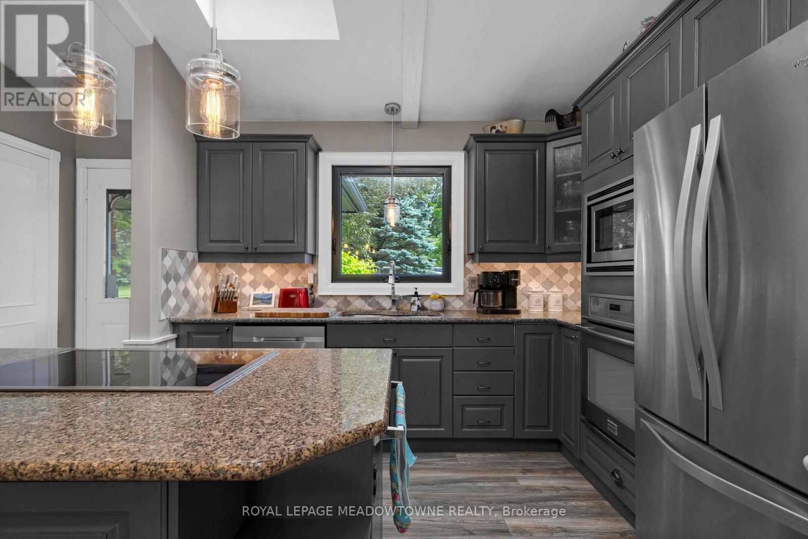 












11636 6TH LINE NASSAGAWEYA

,
Milton,







Ontario
L7J2L7

