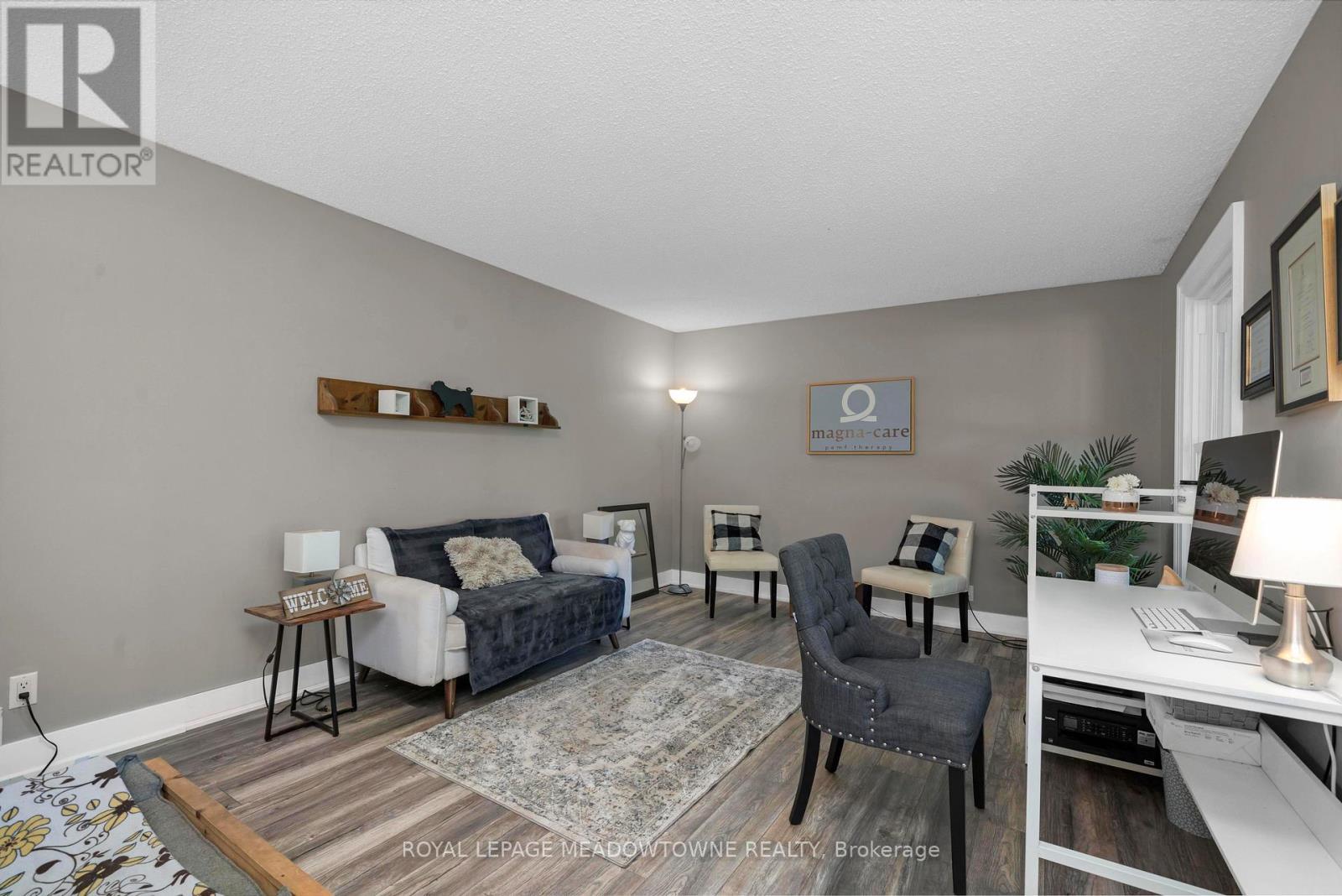 












11636 6TH LINE NASSAGAWEYA

,
Milton,







Ontario
L7J2L7


