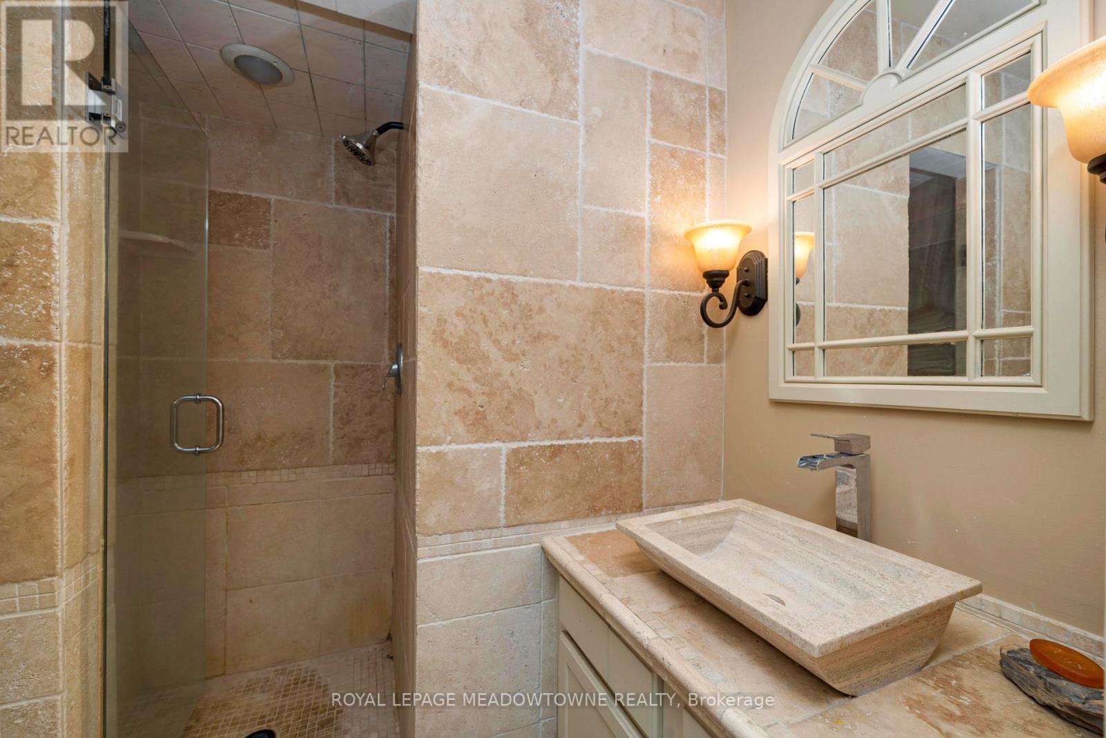 












11636 6TH LINE NASSAGAWEYA

,
Milton,







Ontario
L7J2L7

