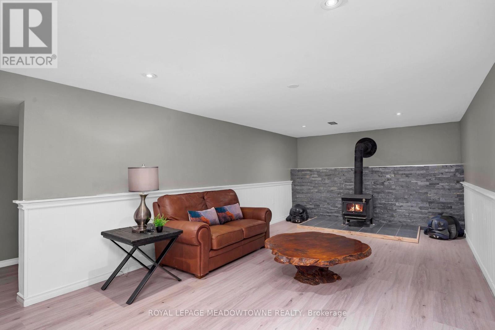 












11636 6TH LINE NASSAGAWEYA

,
Milton,







Ontario
L7J2L7

