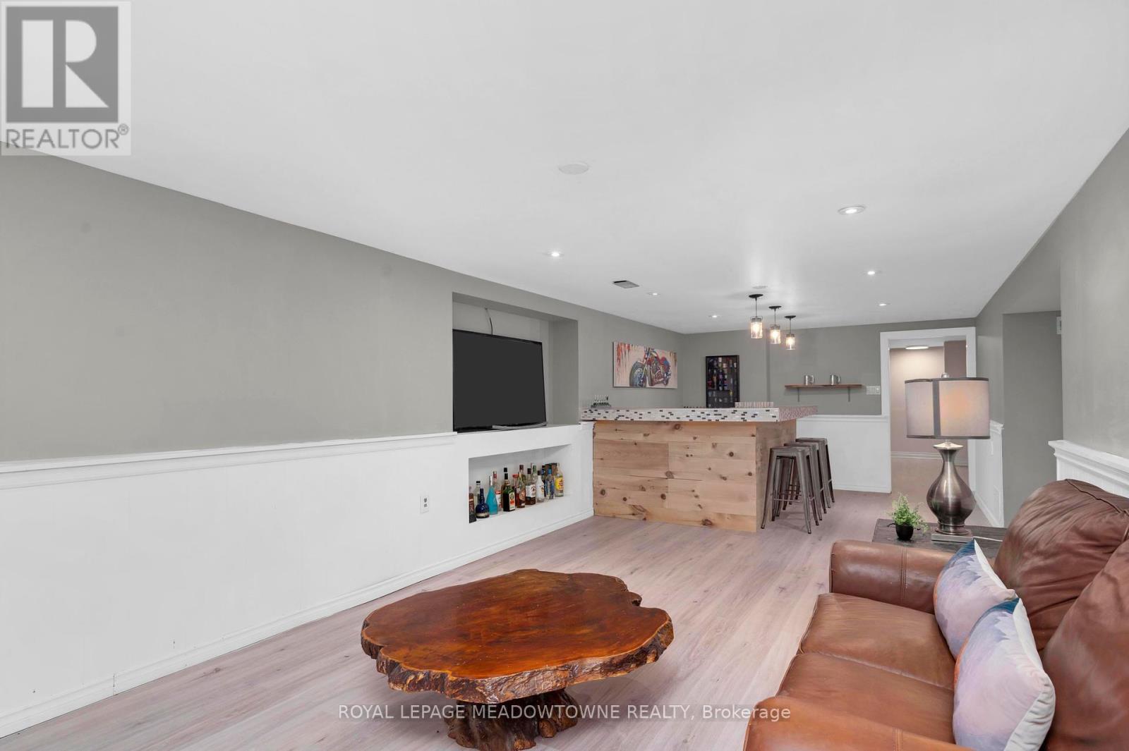 












11636 6TH LINE NASSAGAWEYA

,
Milton,







Ontario
L7J2L7

