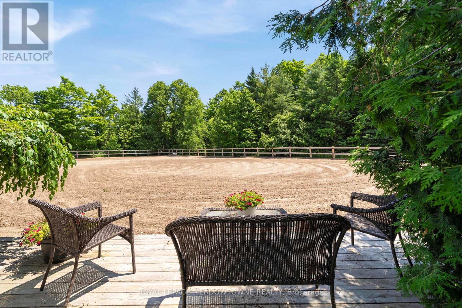 












11636 6TH LINE NASSAGAWEYA

,
Milton,







Ontario
L7J2L7

