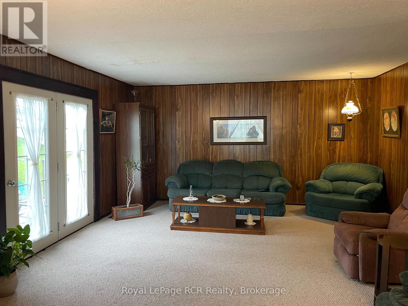 












504482 GREY RD 12

,
West Grey,







Ontario
N0C1H0

